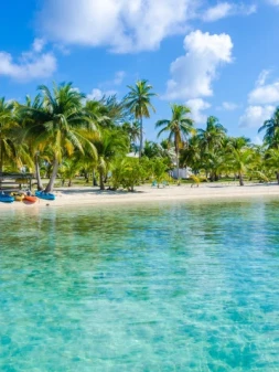 Sailing vacations in Belize