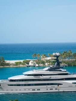 Book Early or Take a Risk? Smart Tips for Booking Your Summer Yacht Charter
